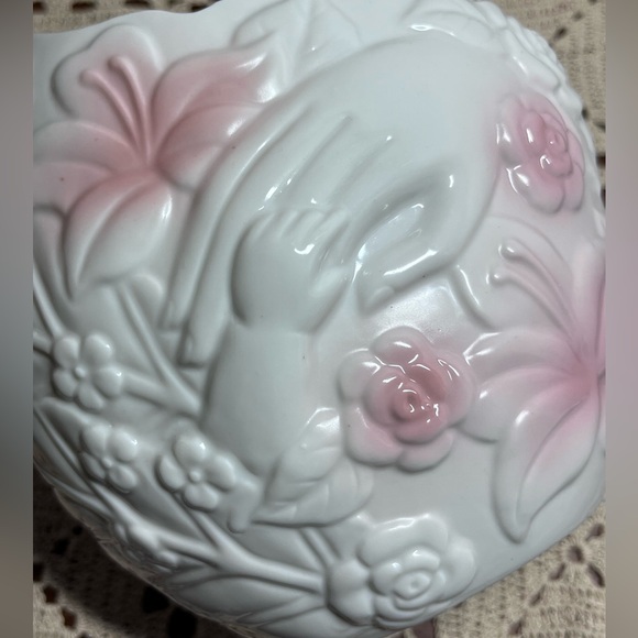VTG Mothers & Baby Hands 3D Vase Planter Pink/White Floral 5" Taiwan FTD - Picture 10 of 17